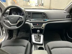 Hyundai Elantra (Avante)