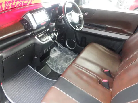 Honda N-BOX Slash
