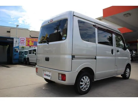 Mitsubishi Minicab Van