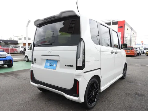 Honda N-BOX Custom