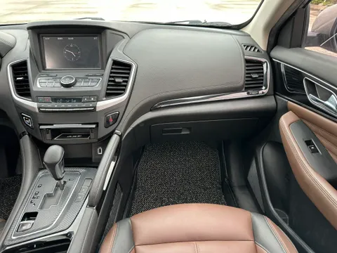 Dongfeng AX7