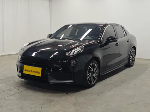 Lynk & Co 03