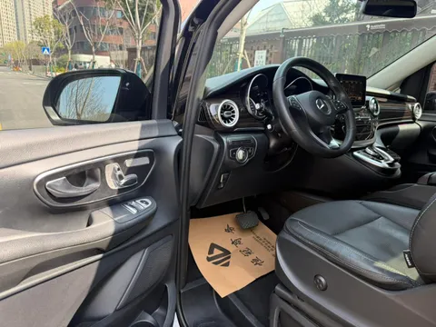 Mercedes-Benz V-Class