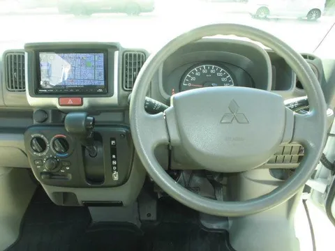 Mitsubishi Minicab Van