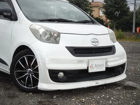 Toyota iQ