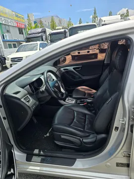 Hyundai Elantra (Avante)