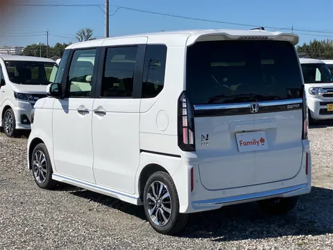 Honda N-BOX Custom