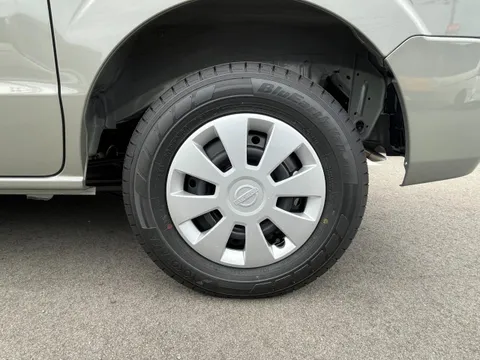 Nissan Clipper Van