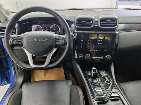 Lynk & Co 02
