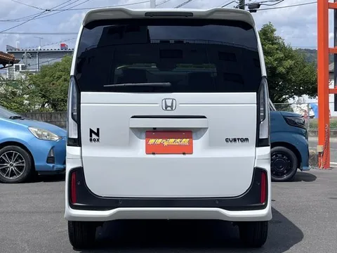Honda N-BOX Custom