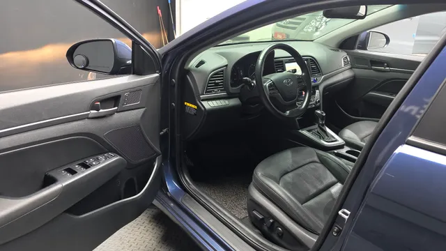 Hyundai Elantra (Avante)