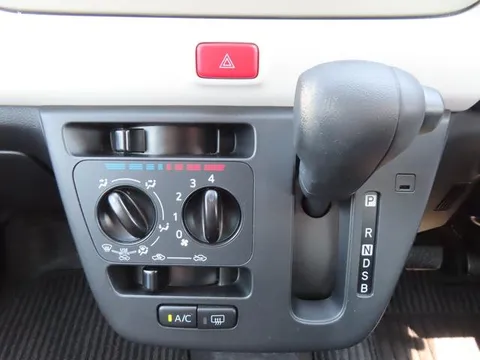 Daihatsu Mira Tocot
