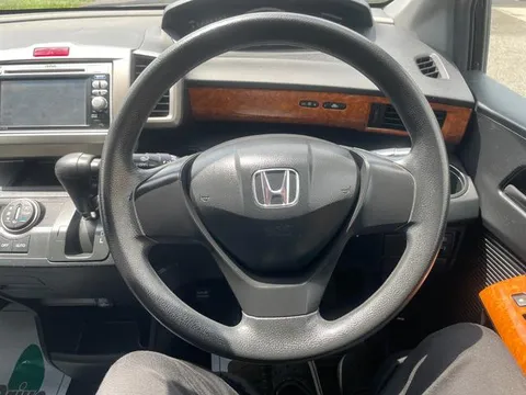 Honda Freed Spike