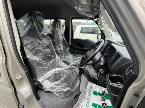 Nissan Clipper Van