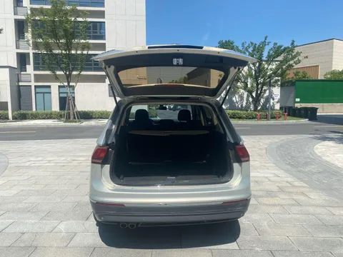 Volkswagen Tiguan L