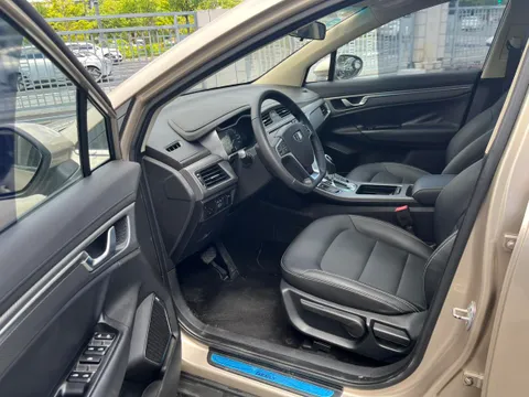 Geely Emgrand GS