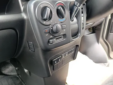 Nissan Clipper Van