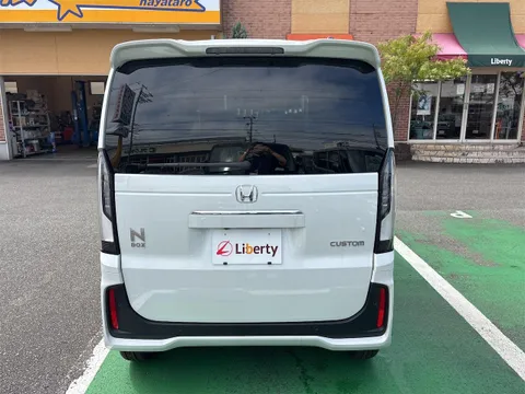 Honda N-BOX Custom