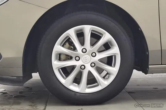 Buick GL6