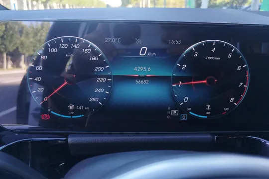Mercedes-Benz Mercedes-Benz GLA