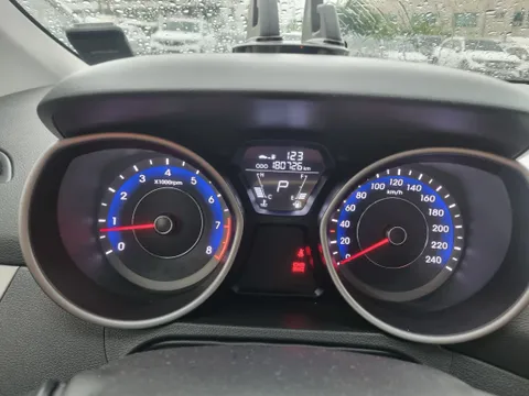 Hyundai Elantra (Avante)