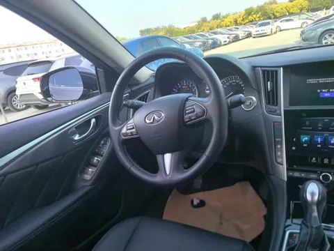 Infiniti Q50L