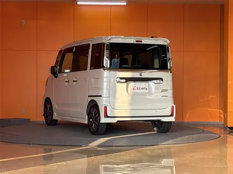 Suzuki Spacia Custom