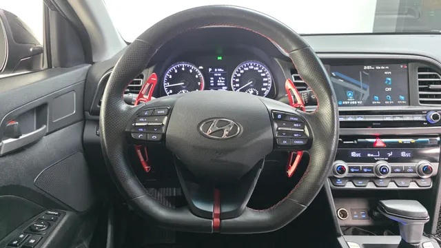 Hyundai Elantra (Avante)