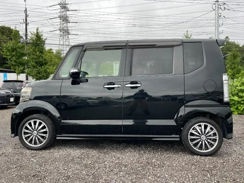 Honda N-BOX Custom