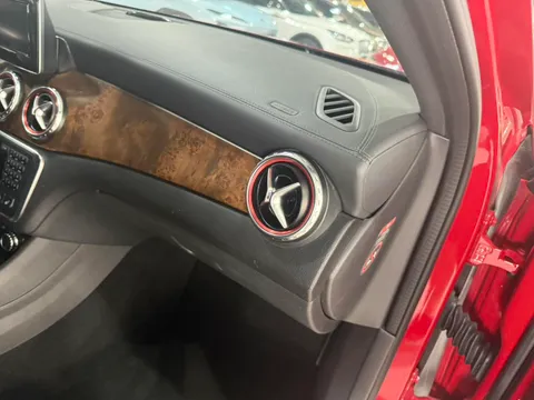 Mercedes-Benz Mercedes-Benz GLA