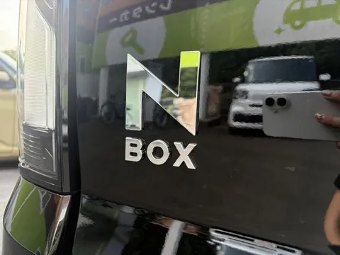Honda N-BOX Custom