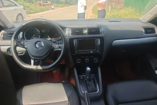 Volkswagen Sagitar