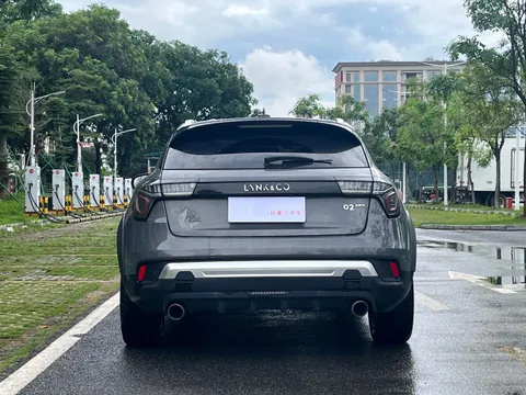 Lynk & Co 02