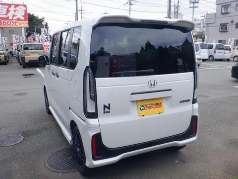 Honda N-BOX Custom