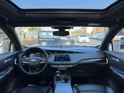 Cadillac XT4
