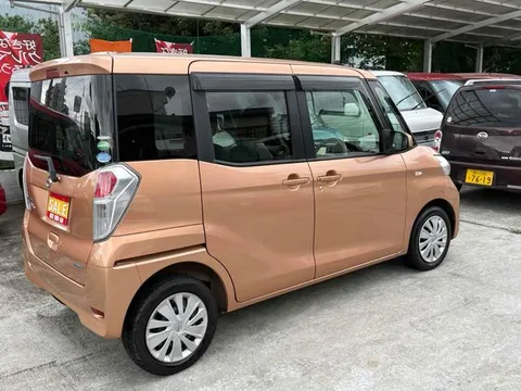 Nissan Dayz Roox
