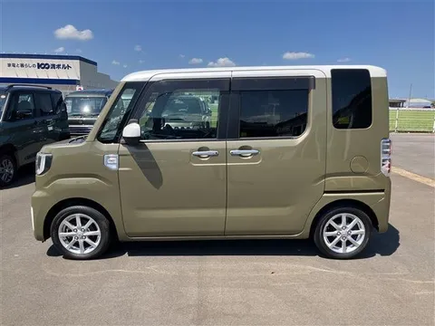 Toyota Pixis Mega