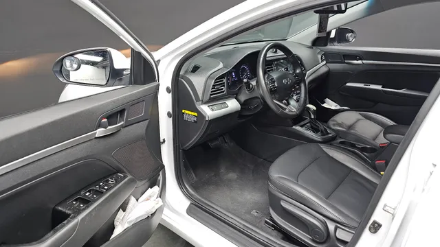 Hyundai Elantra (Avante)