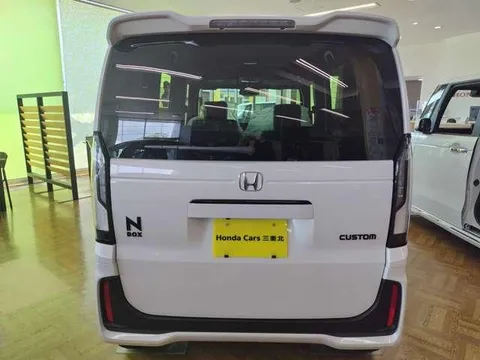 Honda N-BOX Custom