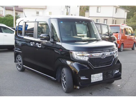 Honda N-BOX Custom