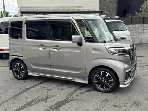 Suzuki Spacia Custom