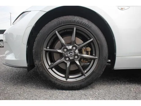 Mazda MX-5 (Roadster)