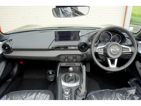 Mazda MX-5 (Roadster)