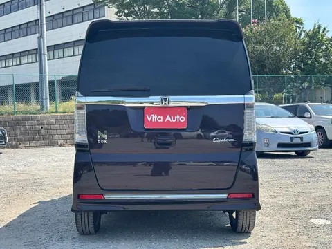 Honda N-BOX Custom