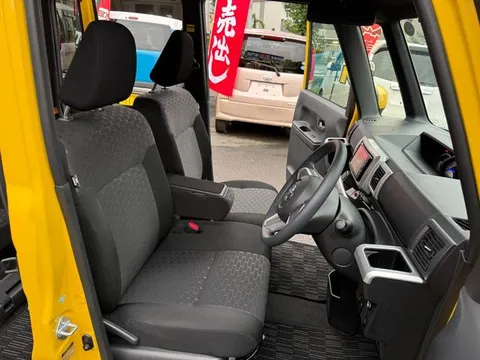 Toyota Pixis Mega
