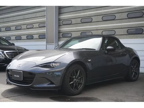 Mazda MX-5 (Roadster)