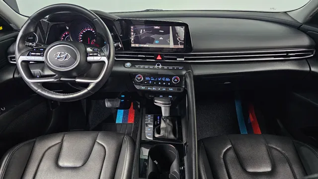Hyundai Elantra (Avante)