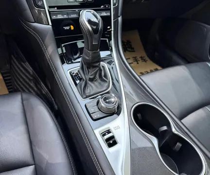 Infiniti Q50L