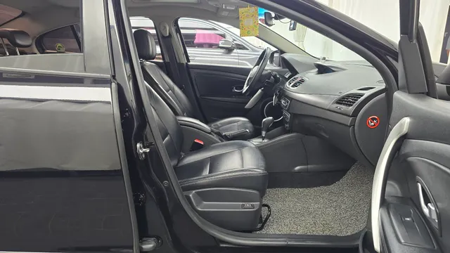 Renault SM3