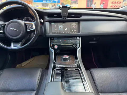Jaguar XFL